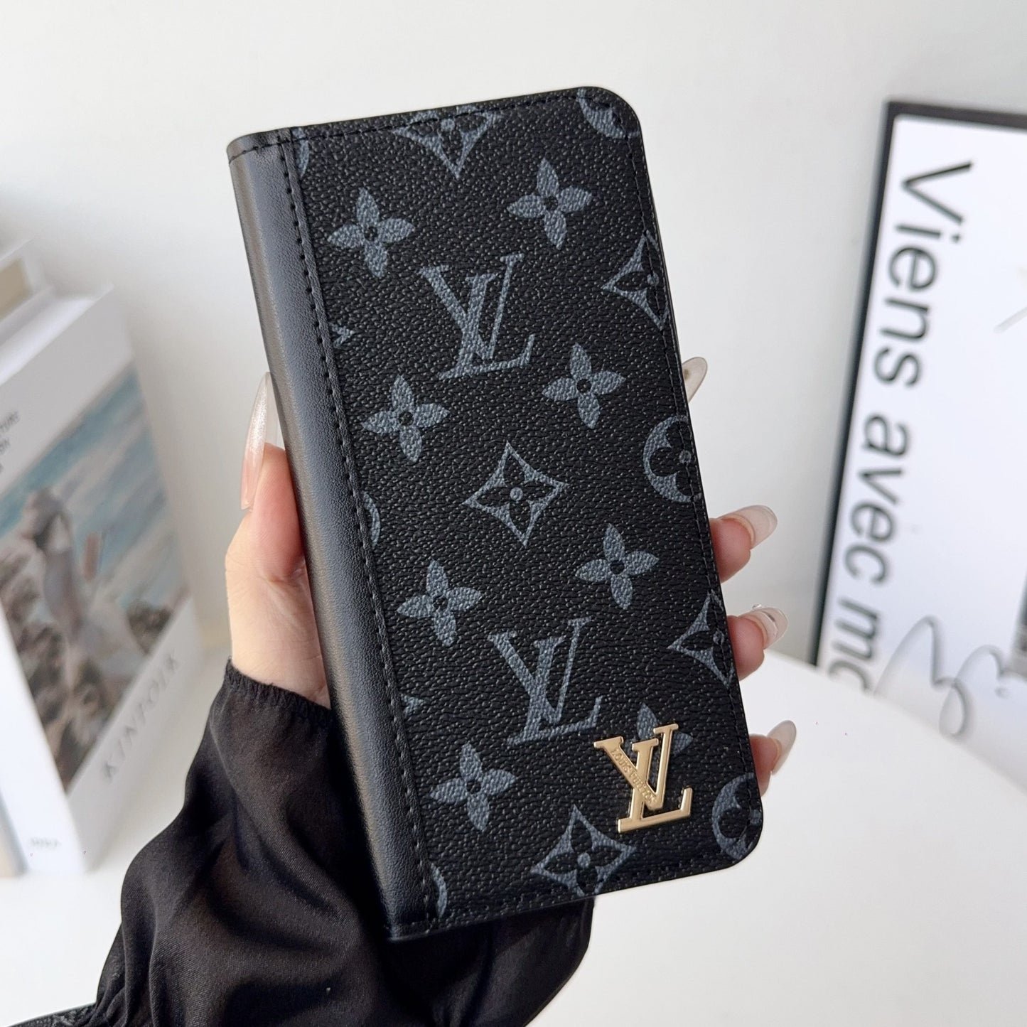 Louis V Folio Wallet Case iPhone 17 Series