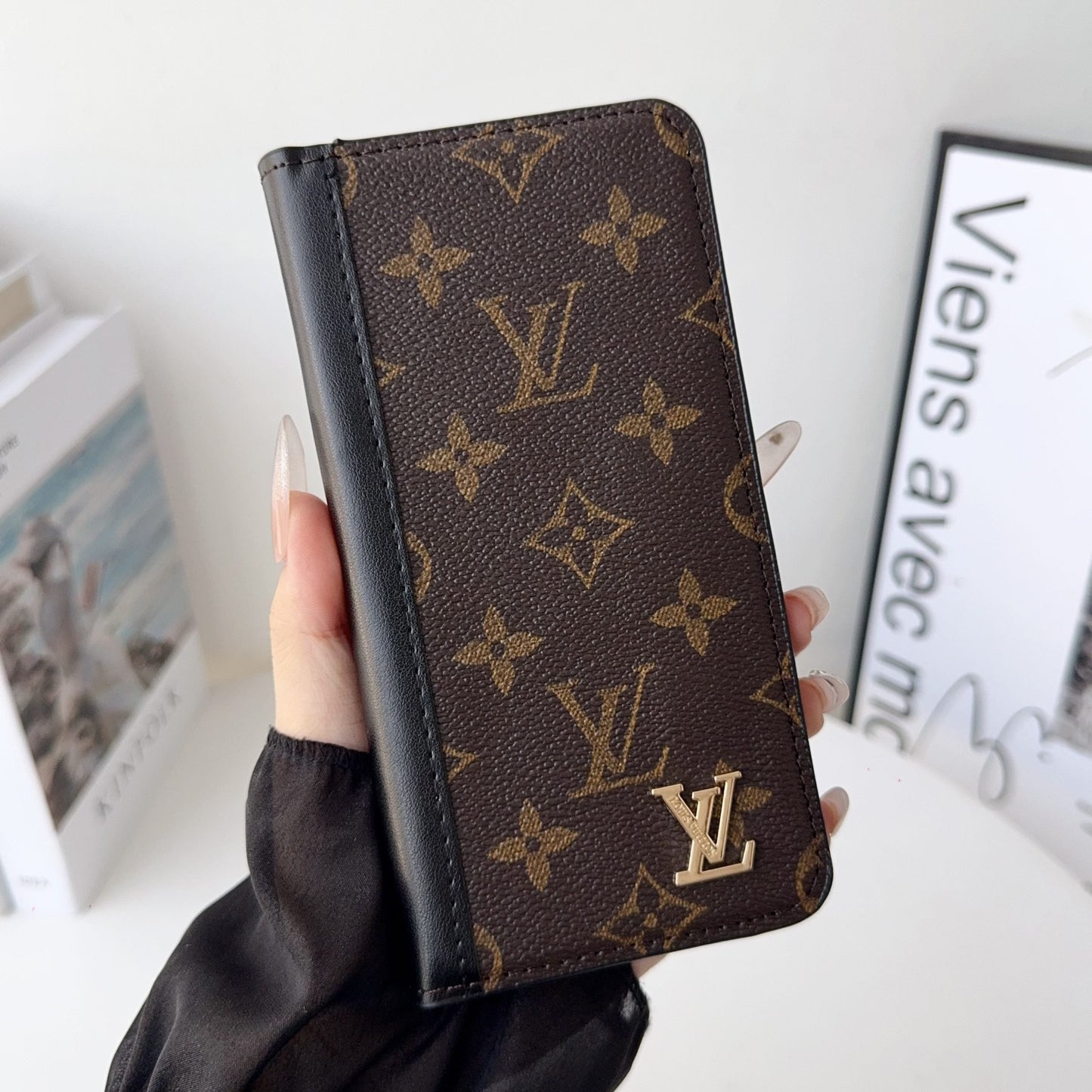 Louis V Folio Wallet Case iPhone 17 Series